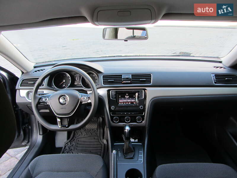 Седан Volkswagen Passat 2017 в Харкові