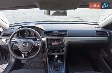 Седан Volkswagen Passat 2017 в 