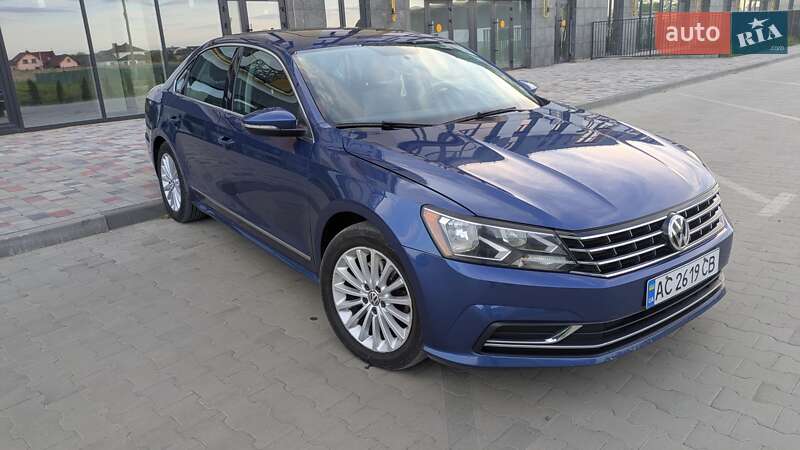 Седан Volkswagen Passat 2016 в Луцке