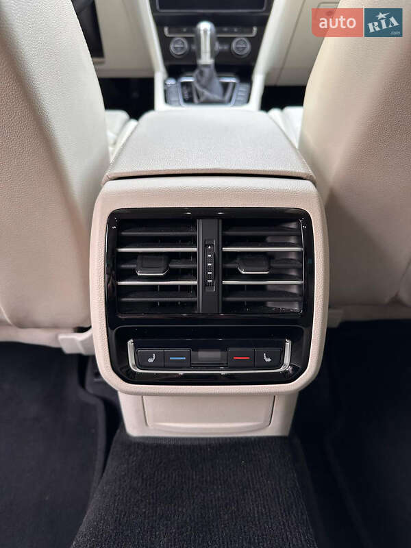 Седан Volkswagen Passat 2018 в Нижней Апше