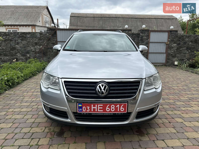 Універсал Volkswagen Passat 2010 в Вінниці