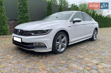 Седан Volkswagen Passat 2016 в Ужгороді
