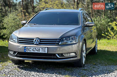 Універсал Volkswagen Passat 2011 в Львові