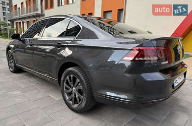 Седан Volkswagen Passat 2018 в 