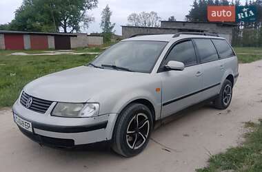 Універсал Volkswagen Passat 1999 в Старій Вижівці