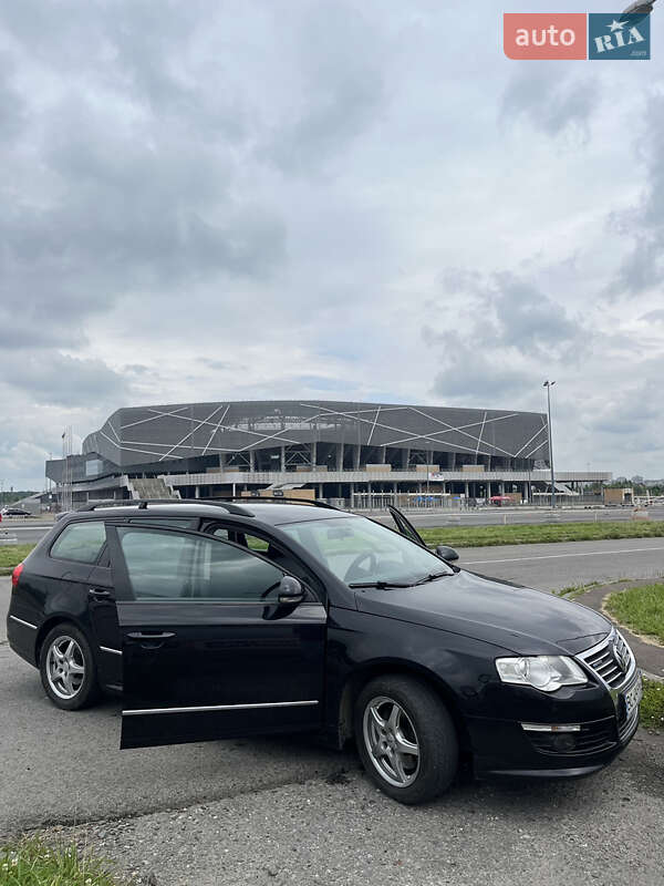 Універсал Volkswagen Passat 2010 в Львові