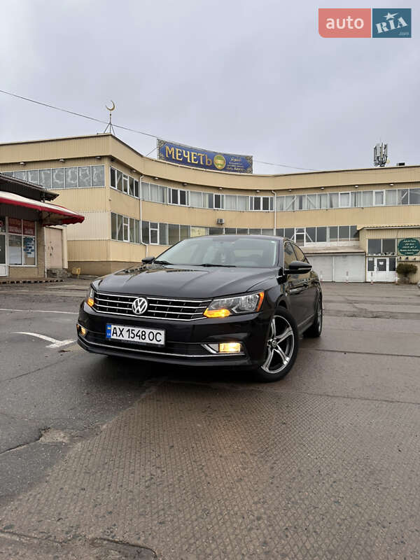 Седан Volkswagen Passat 2016 в Харкові