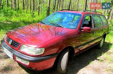 Універсал Volkswagen Passat 1996 в 