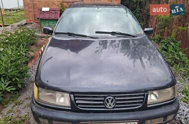 Седан Volkswagen Passat 1994 в 