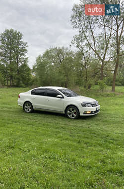 Седан Volkswagen Passat 2011 в 