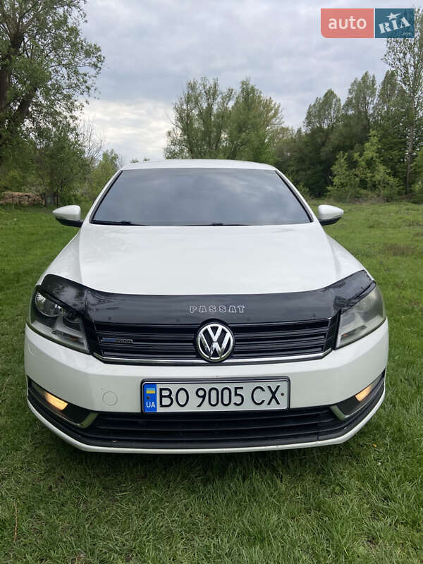 Седан Volkswagen Passat 2011 в Тернополі