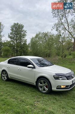 Седан Volkswagen Passat 2011 в 