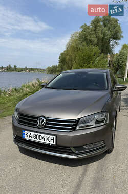 Седан Volkswagen Passat 2011 в Киеве