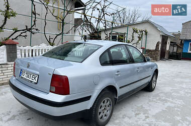 Седан Volkswagen Passat 1998 в 