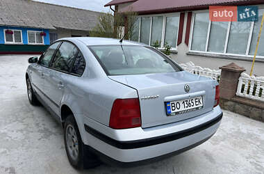 Седан Volkswagen Passat 1998 в 
