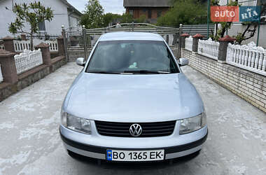 Седан Volkswagen Passat 1998 в 