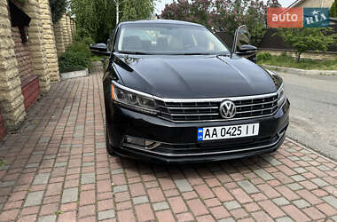 Седан Volkswagen Passat 2016 в Киеве