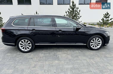 Універсал Volkswagen Passat 2021 в 