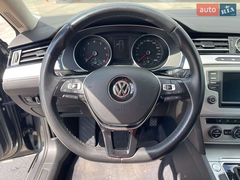 Універсал Volkswagen Passat 2016 в Ужгороді
