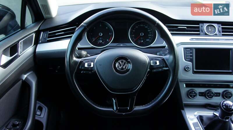 Универсал Volkswagen Passat 2015 в Дрогобыче
