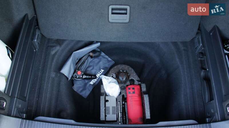 Универсал Volkswagen Passat 2015 в Дрогобыче