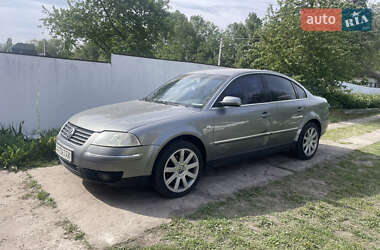 Седан Volkswagen Passat 2004 в Києві