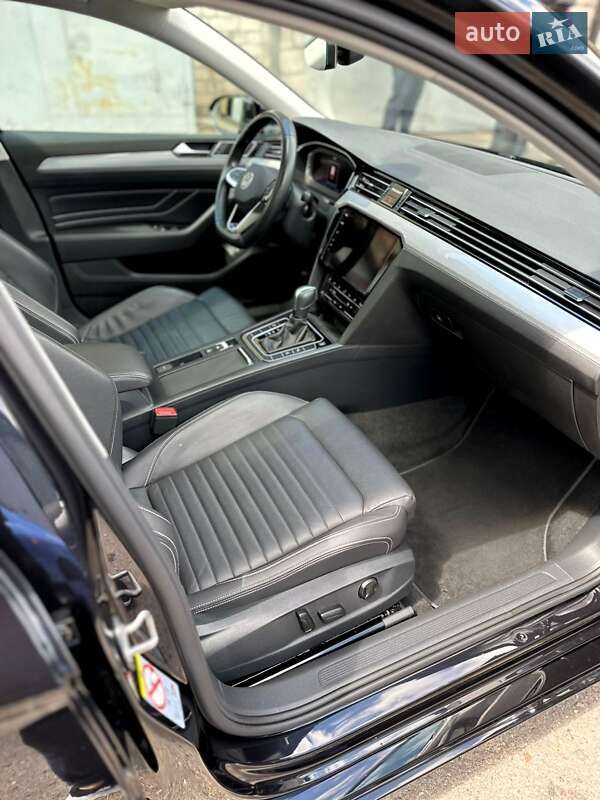 Універсал Volkswagen Passat 2021 в Дніпрі