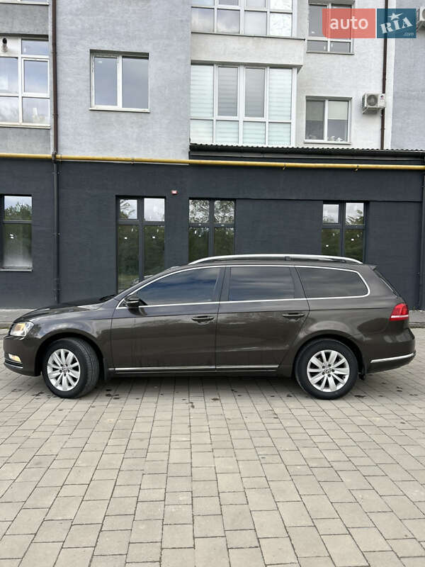 Универсал Volkswagen Passat 2013 в Ивано-Франковске