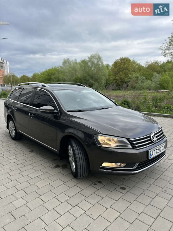 Универсал Volkswagen Passat 2013 в Ивано-Франковске