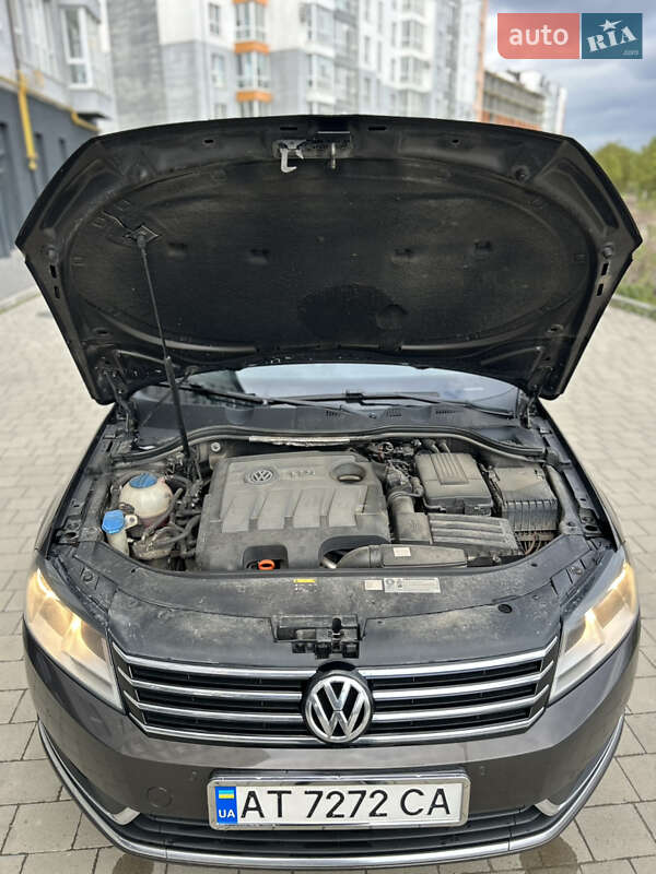Универсал Volkswagen Passat 2013 в Ивано-Франковске