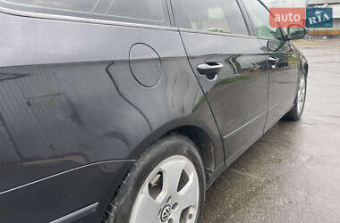 Універсал Volkswagen Passat 2010 в 