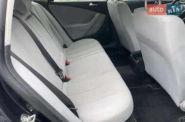 Універсал Volkswagen Passat 2010 в 