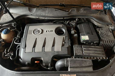 Універсал Volkswagen Passat 2010 в 
