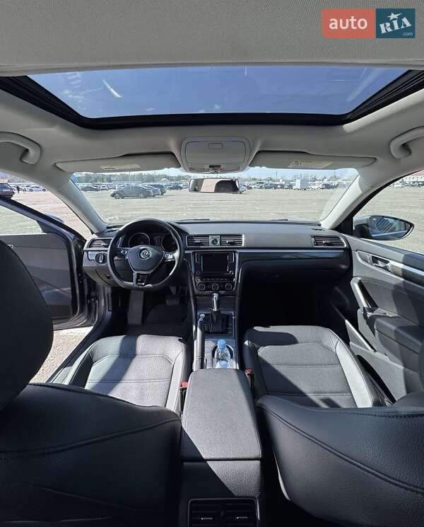 Седан Volkswagen Passat 2016 в Киеве