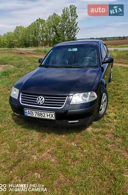 Седан Volkswagen Passat 2003 в Тростянце