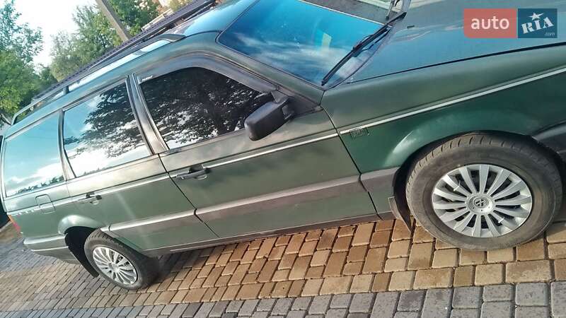 Универсал Volkswagen Passat 1991 в Березному