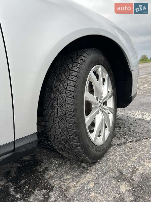 Седан Volkswagen Passat 2010 в Баре