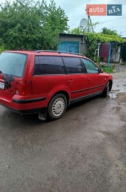 Універсал Volkswagen Passat 2000 в Ярмолинцях