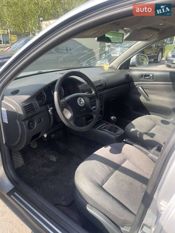 Универсал Volkswagen Passat 2004 в Запорожье