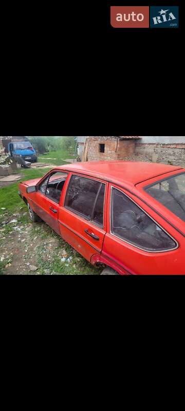Хэтчбек Volkswagen Passat 1983 в Модричах