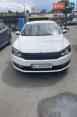 Седан Volkswagen Passat 2012 в Киеве