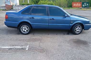 Седан Volkswagen Passat 1996 в 