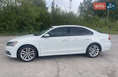 Седан Volkswagen Passat 2018 в 