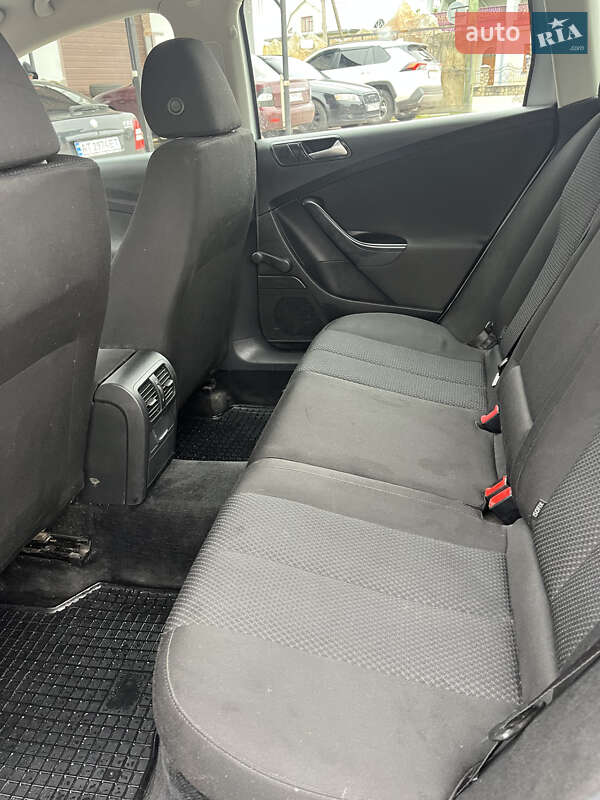 Универсал Volkswagen Passat 2009 в Перегинском