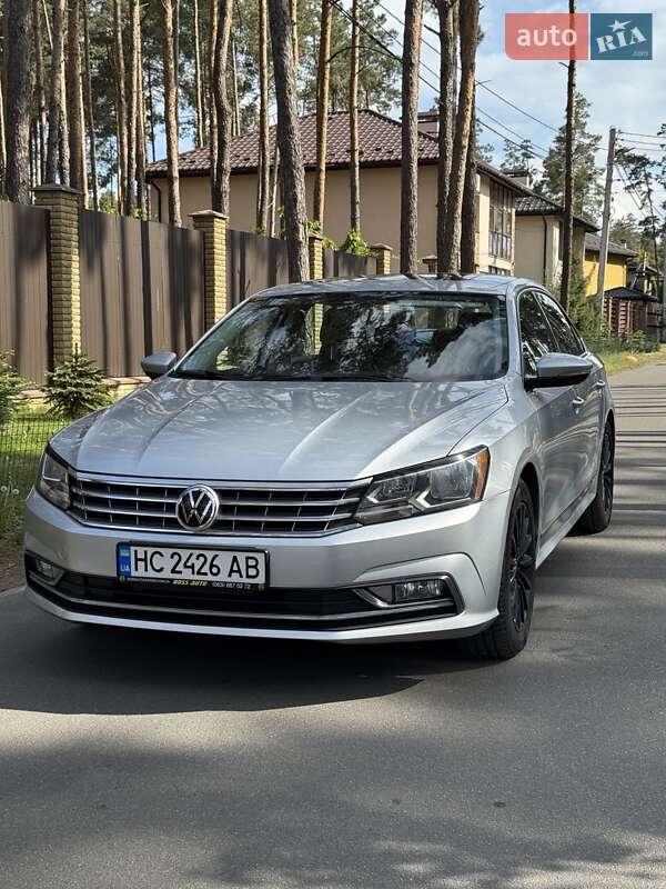 Седан Volkswagen Passat 2017 в 