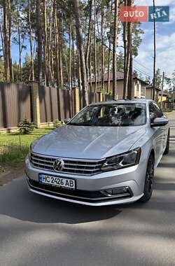 Седан Volkswagen Passat 2017 в 