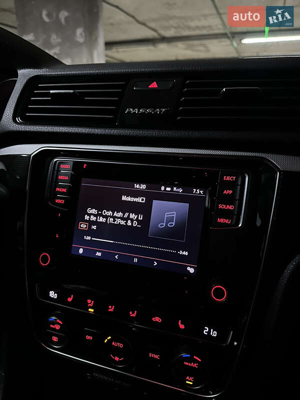 Седан Volkswagen Passat 2018 в Киеве