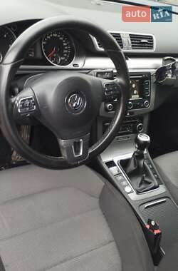 Седан Volkswagen Passat 2011 в 