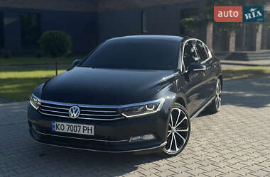 Седан Volkswagen Passat 2017 в Виноградові