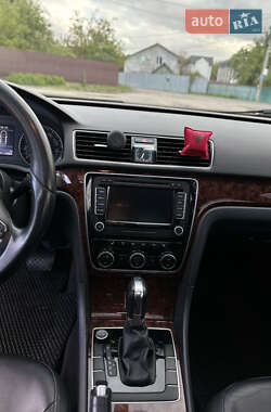 Седан Volkswagen Passat 2012 в 